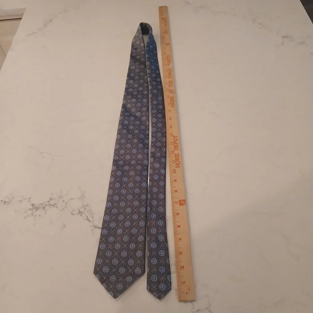 David Donahue Men’s Silk Necktie USA Gray Blue White Geometric 3.3 X 60
